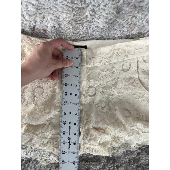 Max and Riley Size M Floral Lace Flat Front Shorts Ivory Button Zip Pockets - Picture 6 of 11